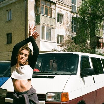 Девочка - Lara Krouts