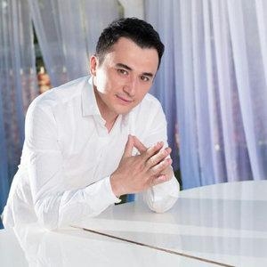 Qirmizi olma - Улугбек Рахматуллаев
