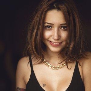 Fırça - Zeynep Bastık